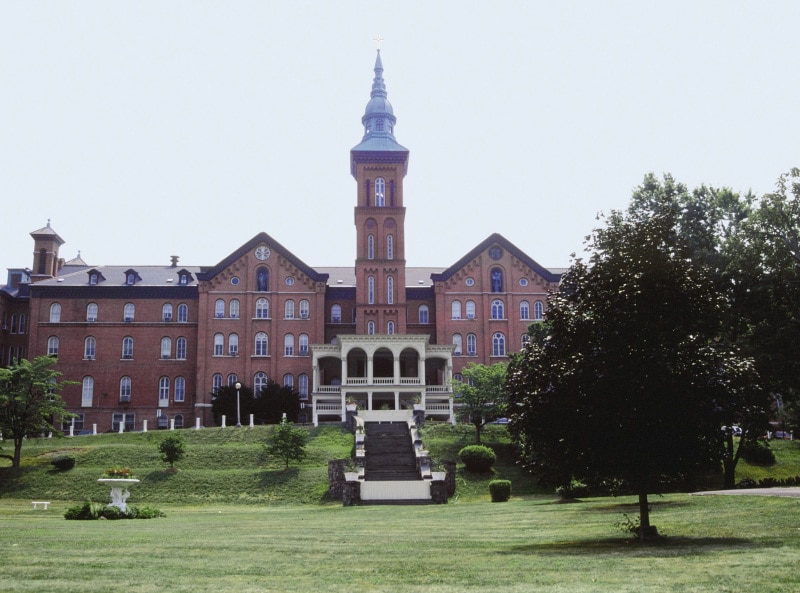 College of Mount Saint Vincent - Unigo.com